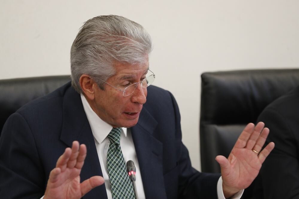Durante la comparecencia del secretario de la SCT Gerardo Ruíz Esparza en el Senado de la República. 22 de agosto de 2017. (FOTO: IRVIN OLIVARES)