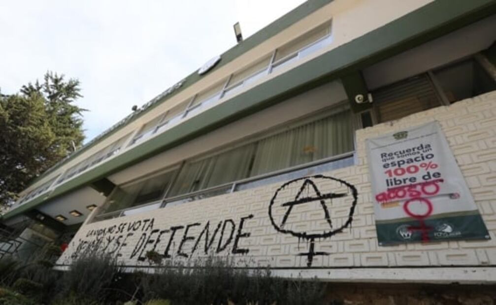 Tras un mes de paro, entregan Facultad de Ciencias Políticas y Sociales de la UAEMex