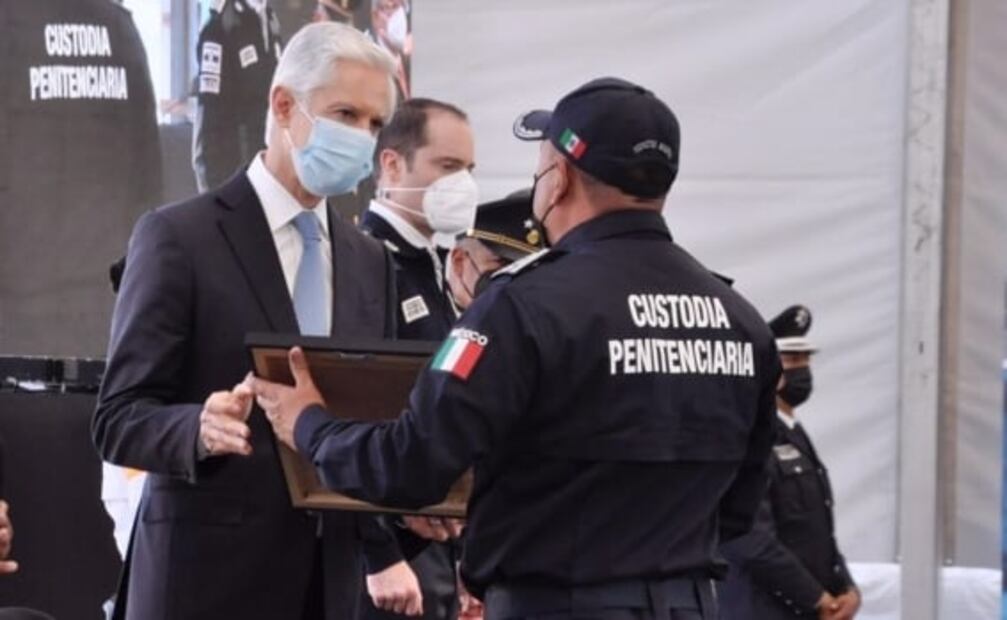 En el Día del Policía Mexiquense, Del Mazo reconoce a elementos destacados  