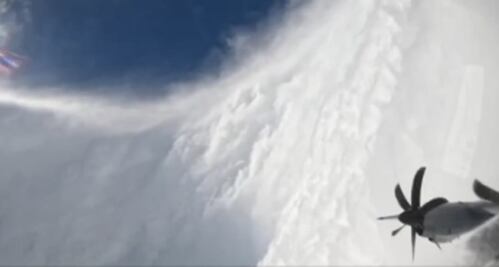 Cazahuracanes de EU trabajan sin pago en medio de "Melissa" ante cierre del gobierno