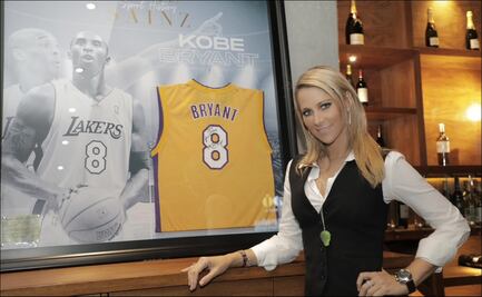 Inés Sainz inaugura bar con temática deportiva