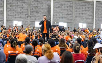 Samuel García entrega tarjetas "Ayudamos a las mujeres"; busca alcanzar 160 mil beneficiarias en Nuevo León