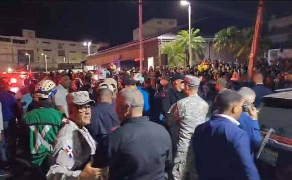 Las labores de búsqueda, rescate y asistencia continúan de manera ininterrumpida en el centro de diversión Jet Set. Foto: Captura de pantalla, video de Instagram @policard