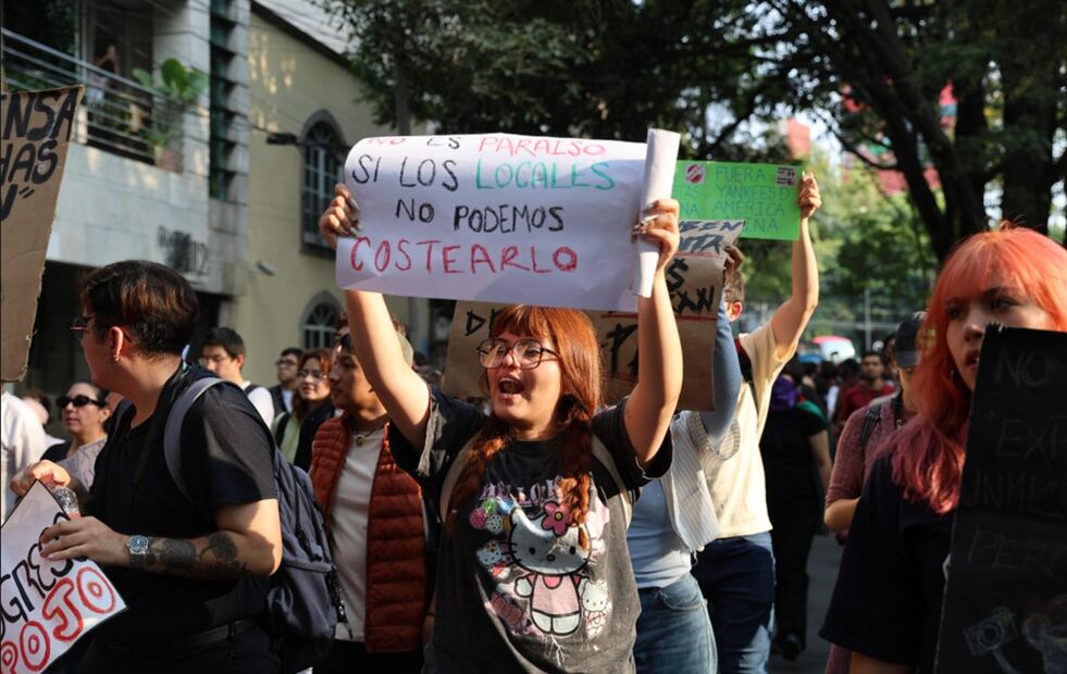 Primera Protesta Anti-Gentrificación CDMX en calles de la colonia Hipódromo, alcaldía Cuauhtémoc, terminó con violencia y vandalismo, el viernes 4 de julio de 2025. Foto: Fernanda Zamora/EL UNIVERSAL