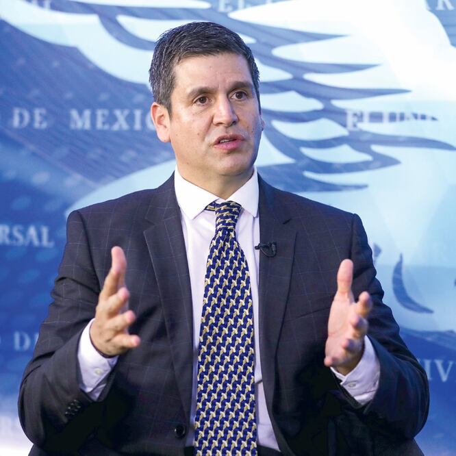 Héctor Díaz-Santana, titular de la FEPADE, propondrá reconocer como delito electoral la violencia política de género. (ARCHIVO EL UNIVERSAL)