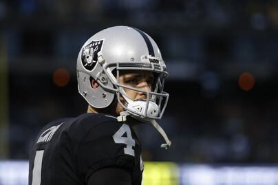 Raiders derrota a los Broncos en la semana 12 de la NFL