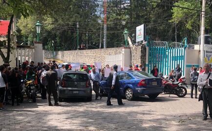 Atletas se manifiestan en Conade por supuesta falta de pago