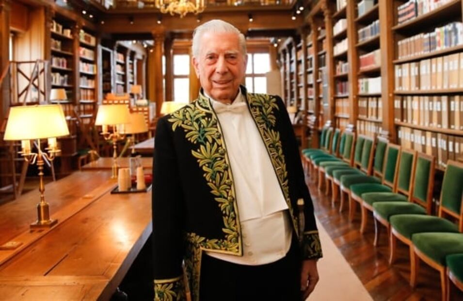 Mario Vargas Llosa ya fue recibido dentro de la Academia Francesa