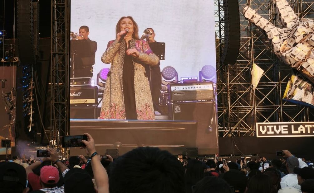 La veterana cantante hizo su debut en el Vive Latino. Foto: Citlalli Luna/ EL UNIVERSAL.