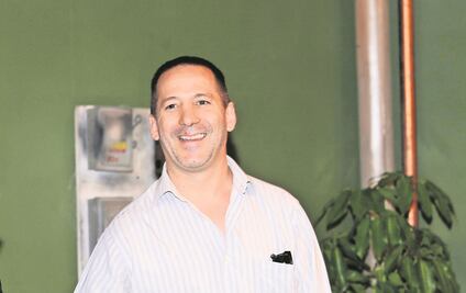 Luis Enrique Guzmán contrademanda al exchofer de su mamá, Silvia Pinal