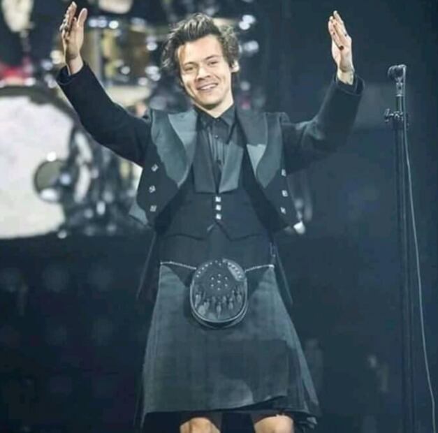 Estas son las razones detrás de la falda que usó Brad Pitt en la premier de "Bullet Train"