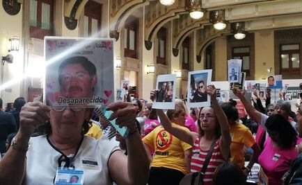 "No voy a ocultarme, daré la cara siempre", dice AMLO a familiares de desaparecidos