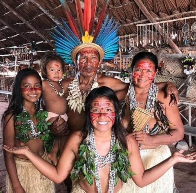 Conoce a Cunhaporanga, la tiktoker indígena que muestra con orgullo su cultura desde el Amazonas