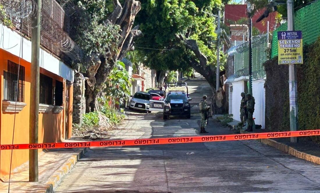 La casa asegurada se encuentra en la colonia Vista Hermosa, una de las de mayor plusvalía en Morelos, donde en 1994 la entonces Procuraduría General de la República (PGR), también cateó una residencia acreditada al “Señor de los Cielos”. Foto: Justino Miranda. EL UNIVERSAL