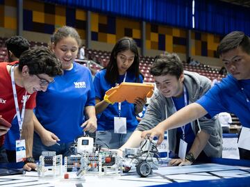 Mexican teams move on to FIRST Robotics Competition finals