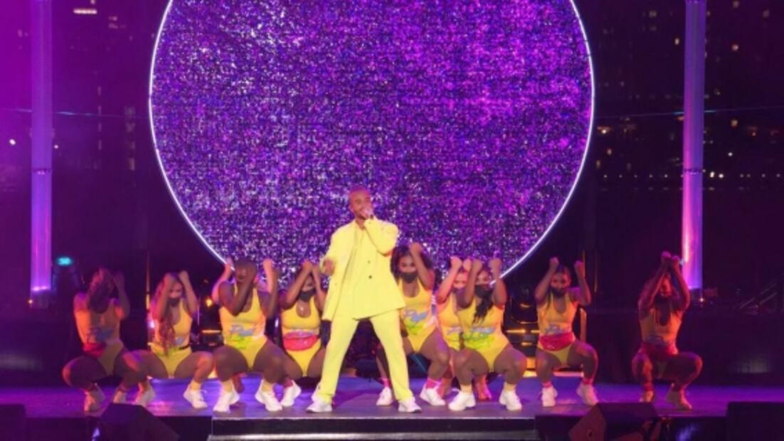 Homenaje a Chadwick Boseman marca los MTV VMAs 2020