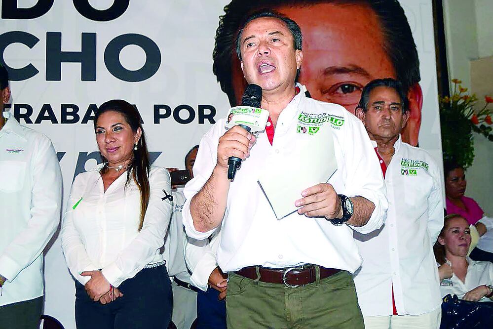 El presidente del CEN-PRI, Cesar Camacho, visito Chilpancingo y mencionó que es tiempo de que los guerrerenses tengan un gobierno "digno y productivo" (DASSAEV TÉLLEZ / EL UNIVERSAL)