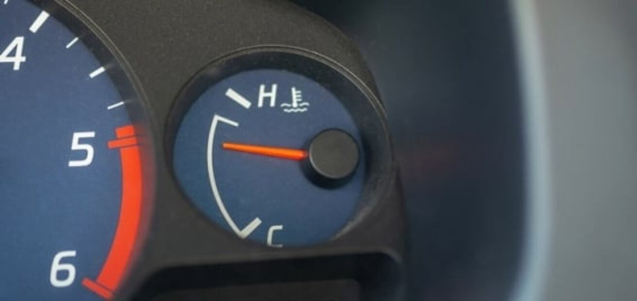 Qué hacer si se calienta el motor de mi auto