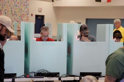 Cierran los primeros colegios electorales en EU