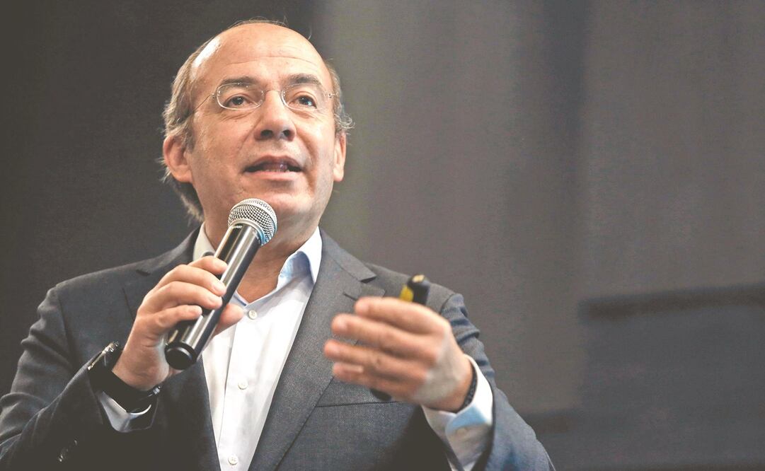 El expresidente Felipe Calderón urgió a los mexicanos a votar por cualquier partido opositor al partido en el poder, Morena. Foto: EFE