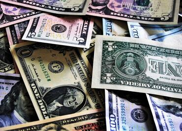 Dólar abre con ligero descenso, se vende en 19.40 pesos en bancos de la CDMX