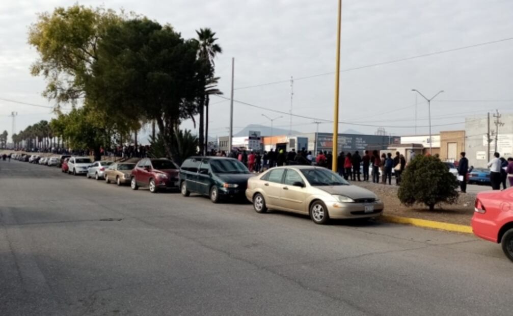 Con gusto y entusiasmo, jóvenes de 15 a 17 años acuden a vacunarse contra Covid-19 en Saltillo