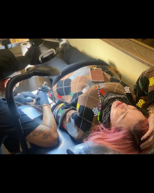 Madonna se hace su primer tatuaje a los 62 años 