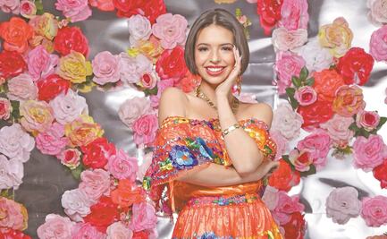 Lady in red: Ángela Aguilar roba miradas con este total look rojo