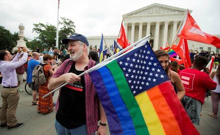 EU ordena otorgar los mismos beneficios a parejas gay