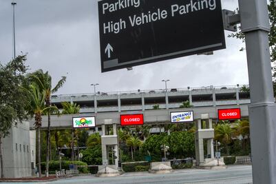 Aeropuerto Internacional de Miami continuará cerrado por daños de "Irma"