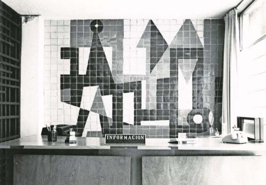 Abstracción integrada, con azulejos de Talavera