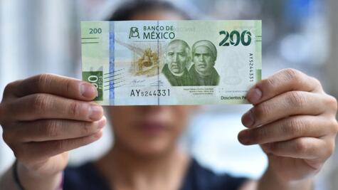Superpeso impone nuevo récord ante el dólar; llega a $16.64