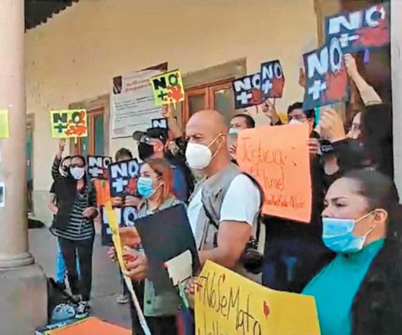 Manifestantes exigieron la búsqueda de Víctor Jiménez. ESPECIAL 