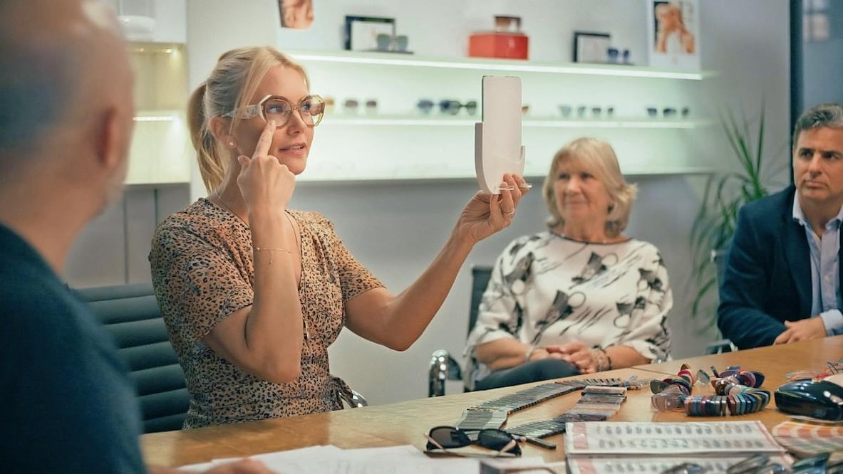 La modelo llegó a la industria en los 90; tuvo que viajar sola a Italia. Foto: Paramount, Telefe y ¡HOLA!