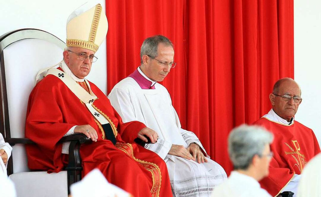 El papa Francisco ofició una misa desde la Plaza de la Revolución en Holguín. Foto: EFE