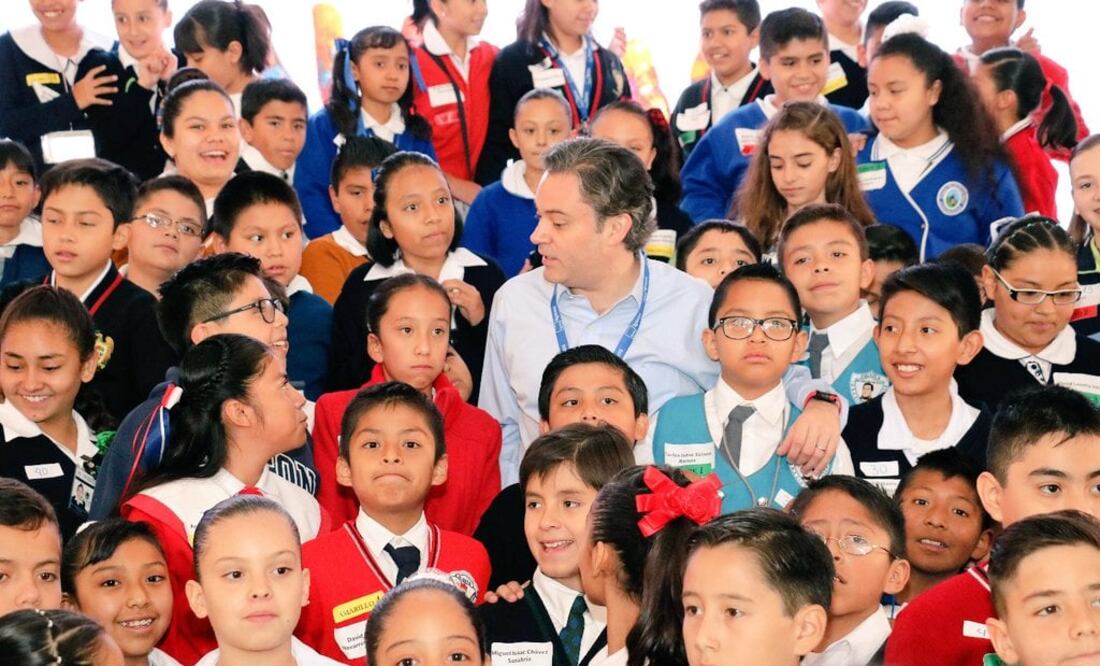 Imagen tomada del Twitter de Aurelio Nuño