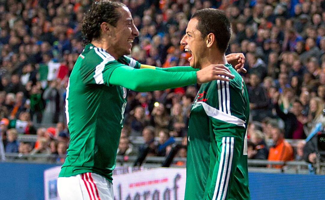 Guardado y Chicharito, grandes amigos. Imago7