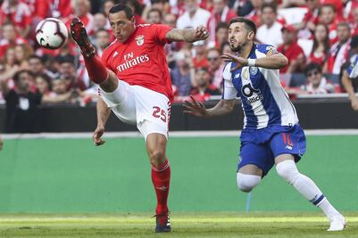Benfica se lleva el Clásico ante el Porto de 'HH'