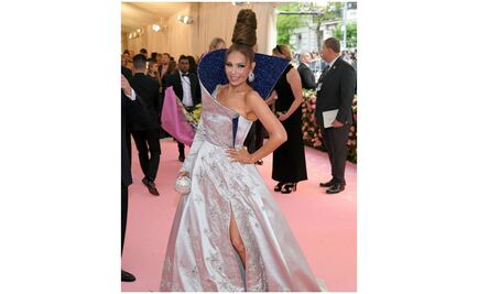 Thalía luce como una dominatrix en Instagram