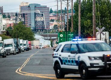 Policías matan a hombre que intentó incendiar centro de detención de migrantes en Washington