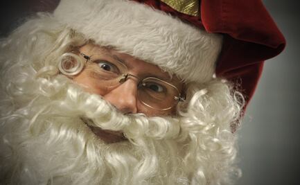 ¿Por qué Santa Claus va vestido de rojo?