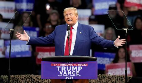 Arrestan a hombre armado cerca de un mitin de Trump en California; incidente no afectó seguridad del republicano