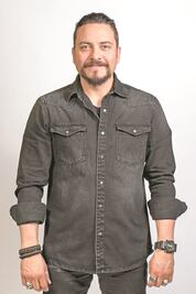 Funden sus cuchillos hasta debajo de las piedras