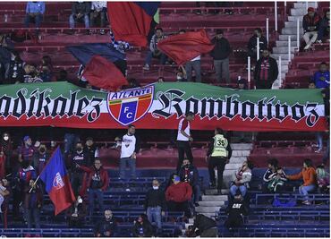 Atlante expulsó a todos los líderes de sus porras