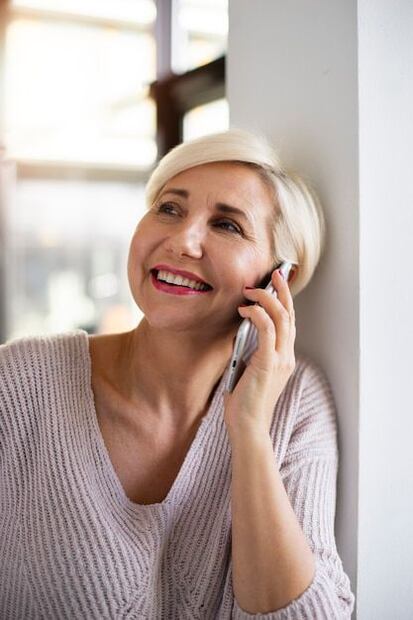 La importancia de las vitaminas D3 y K2 para la Salud Ósea en mujeres. Fuente: Freepik.