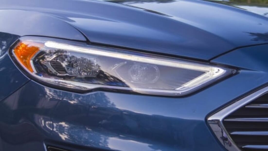 Fusion Hybrid junta lo mejor de un sedán con poco consumo de gasolina