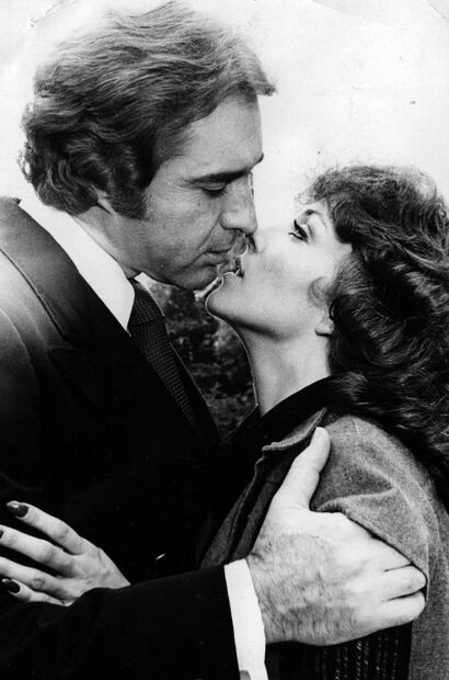 Buscan Trevis para la bio de la cantante