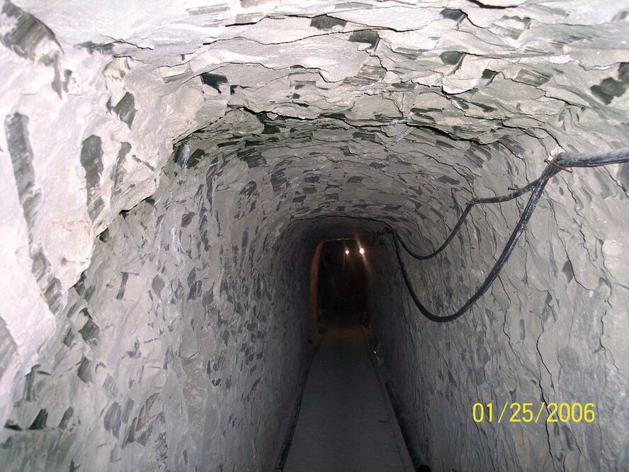 Aspecto del subterráneo ubicado en Otay Mesa, en el área de San Diego, California, la imagen fue proporcionada por la Agencia Antidrogas de Estados Unidos (DEA) en enero de 2006 (ARCHIVO EL UNIVERSAL)