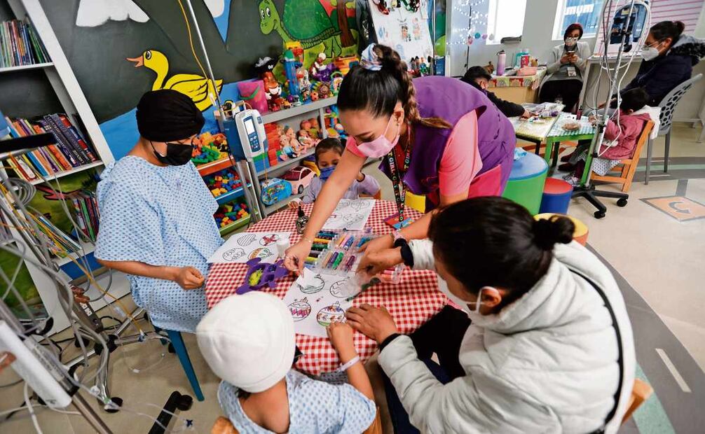 María Fernanda González es guía y facilitadora del aprendizaje para los pequeños con una atención personalizada. Foto: Jorge Alvarado / EL UNIVERSAL