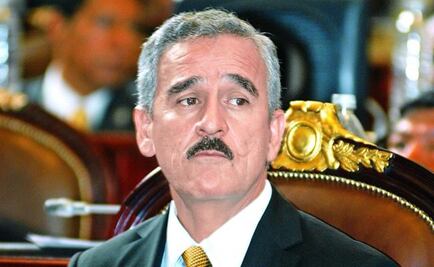 Le heredó curul a su hijo